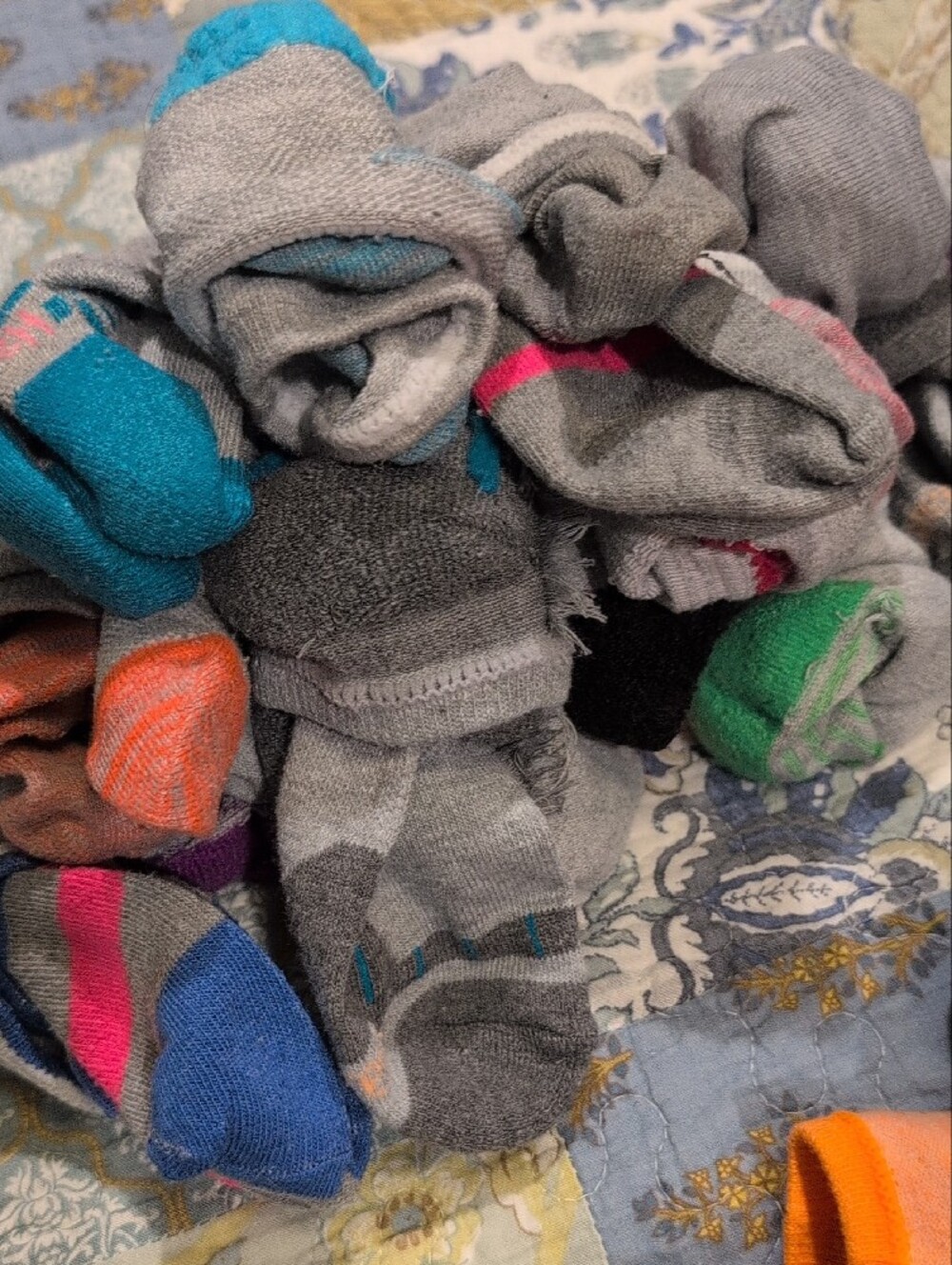 36 Women’s Colorful Mixed Ankle & No Show Socks - Picture 4 of 4